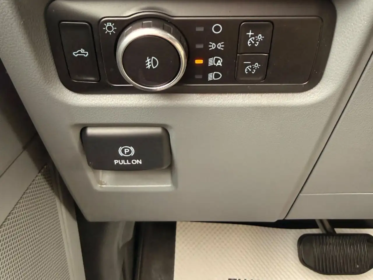 Ford F-150 - Image 17