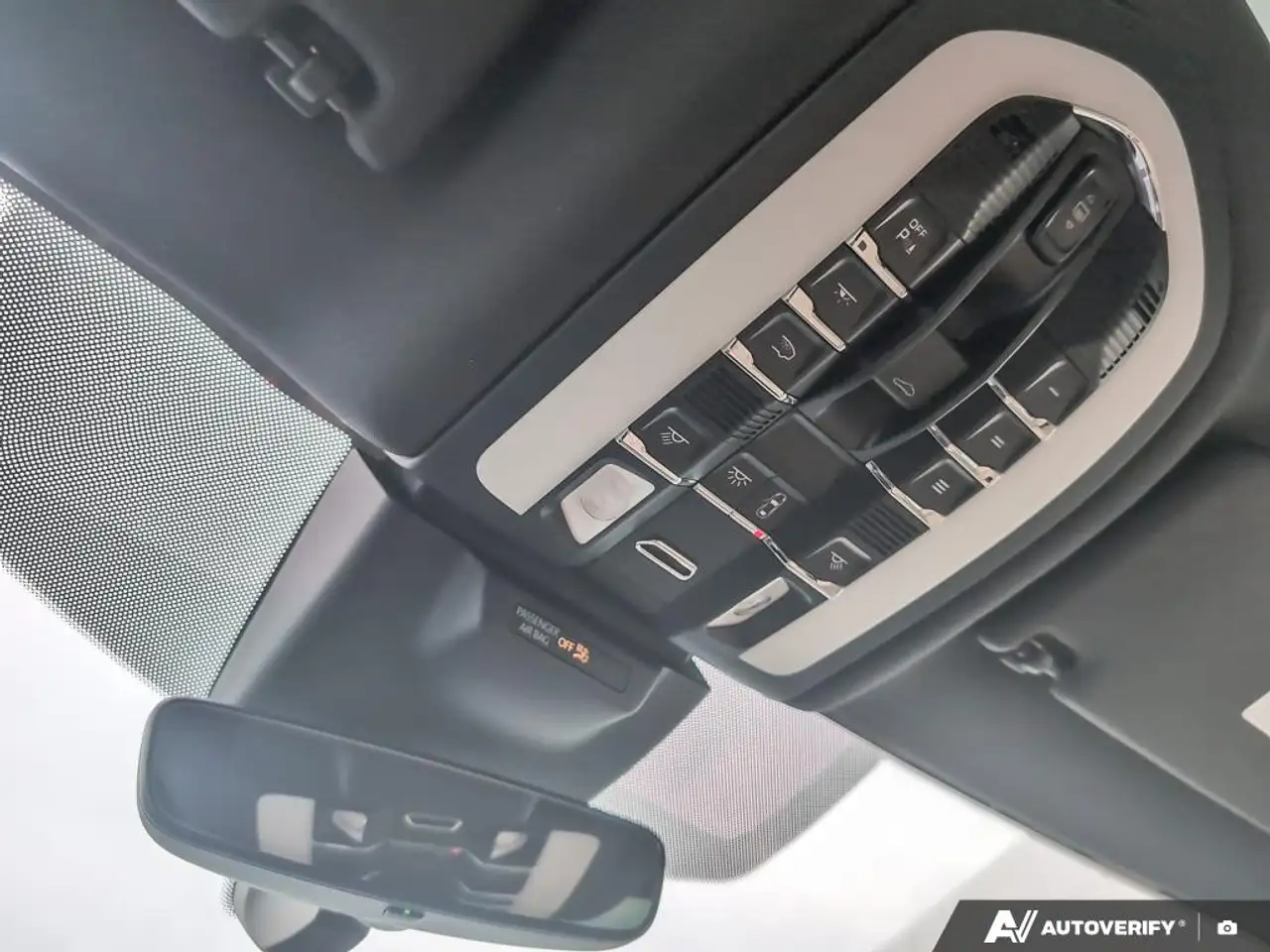 Porsche Macan - Image 20