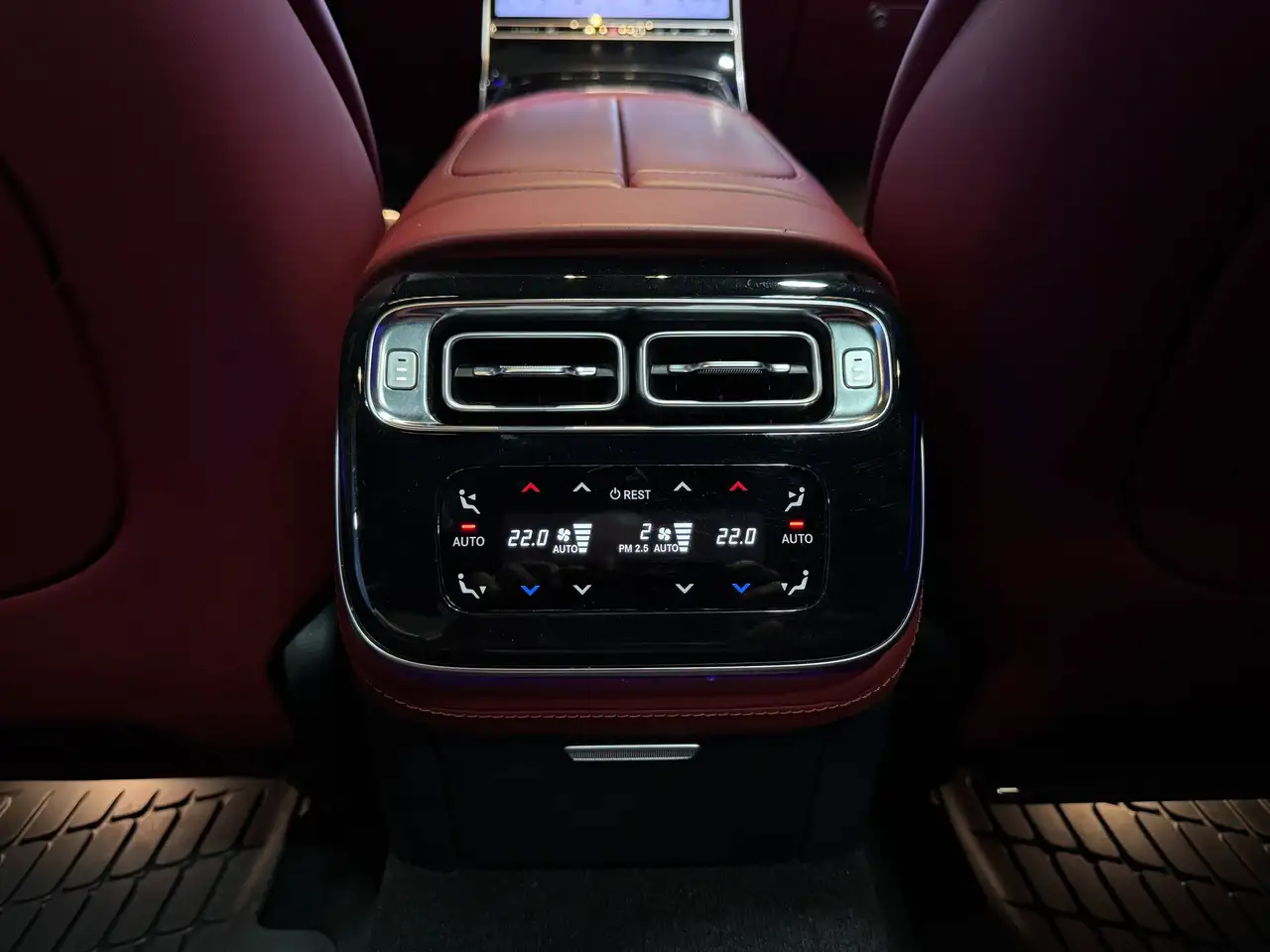 Mercedes-Benz S-Class - Image 14
