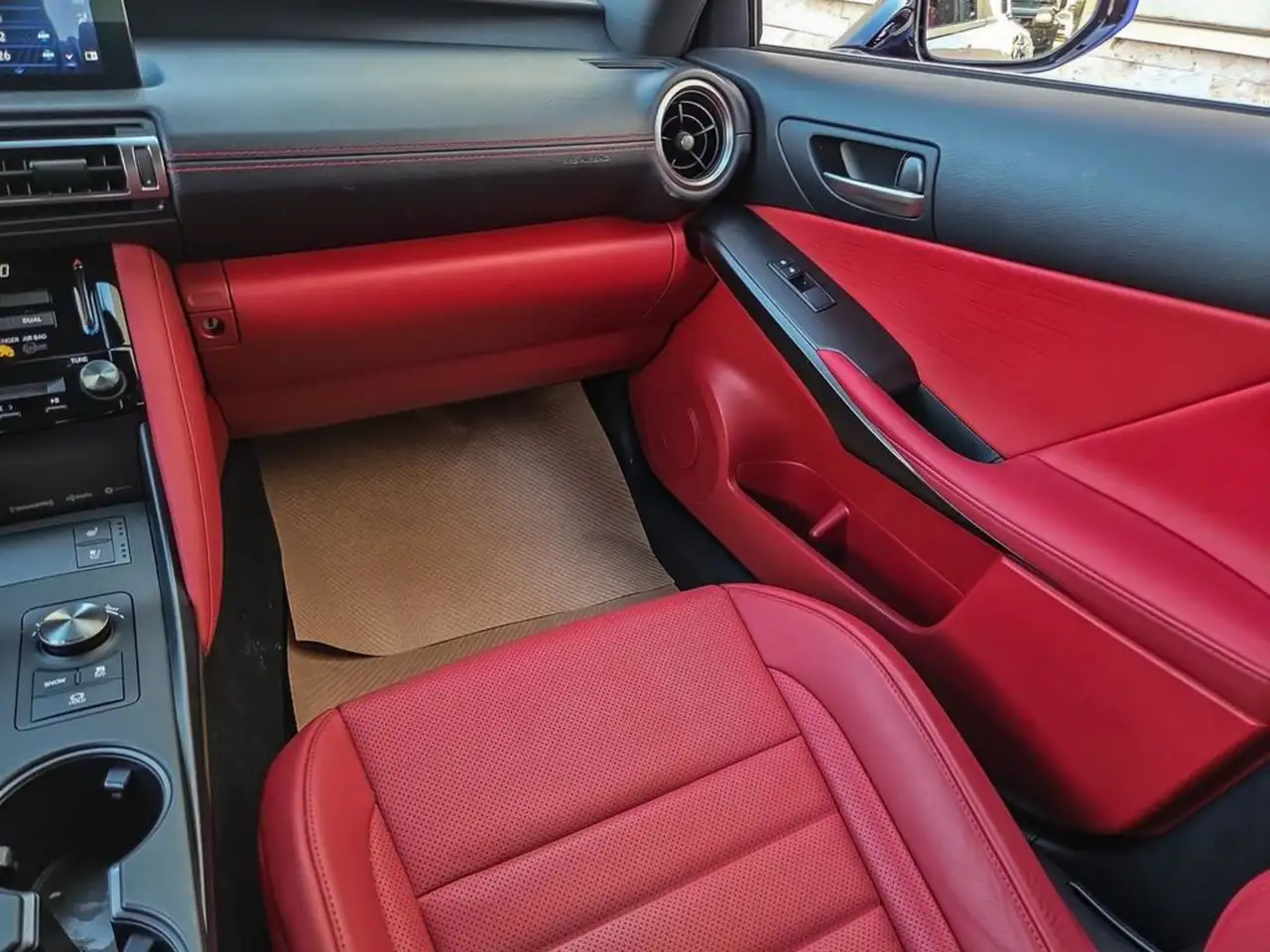 Lexus IS - Image 24