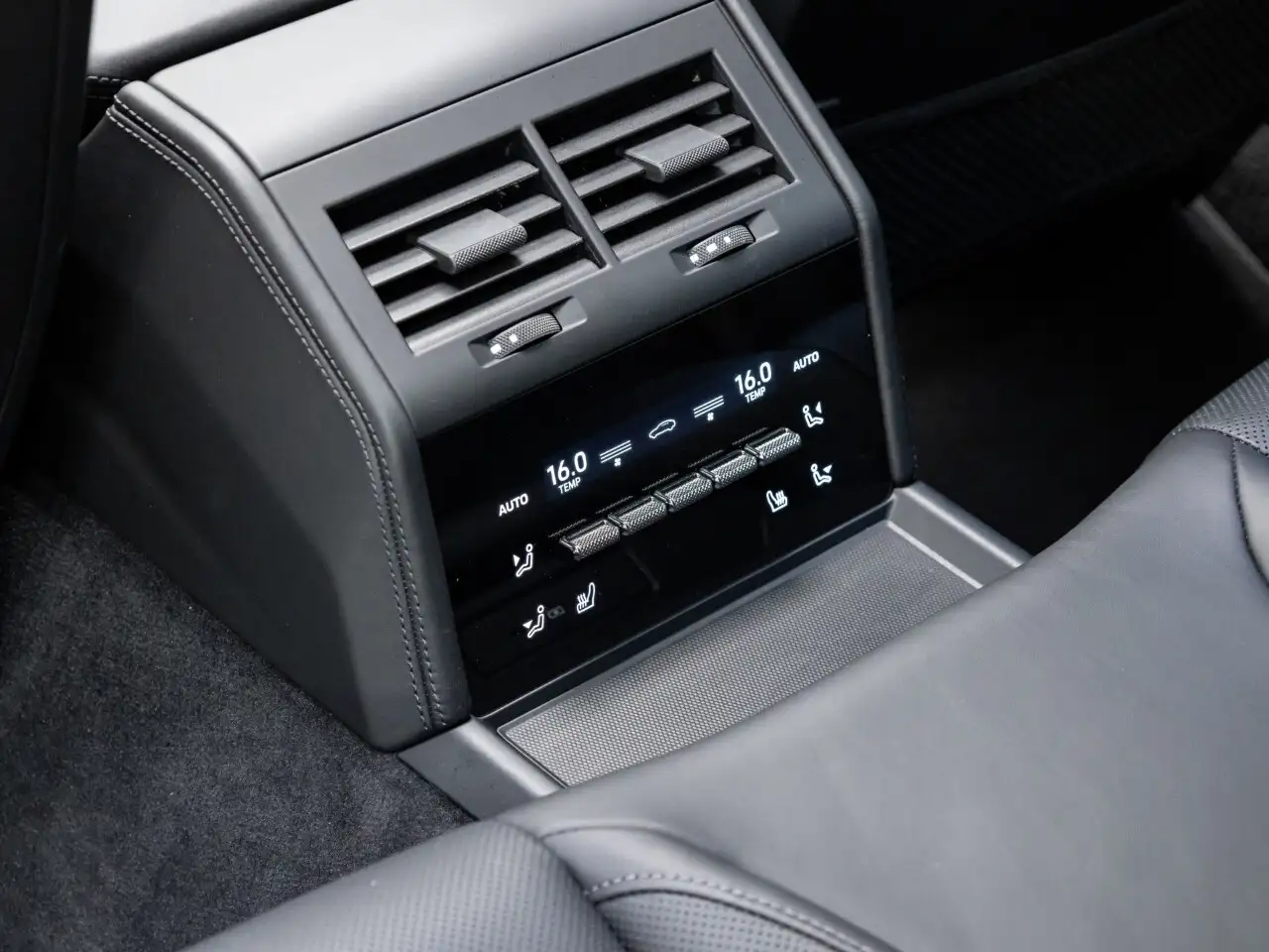 Porsche Panamera - Image 33