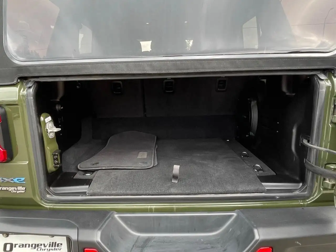 Jeep Wrangler - Image 12