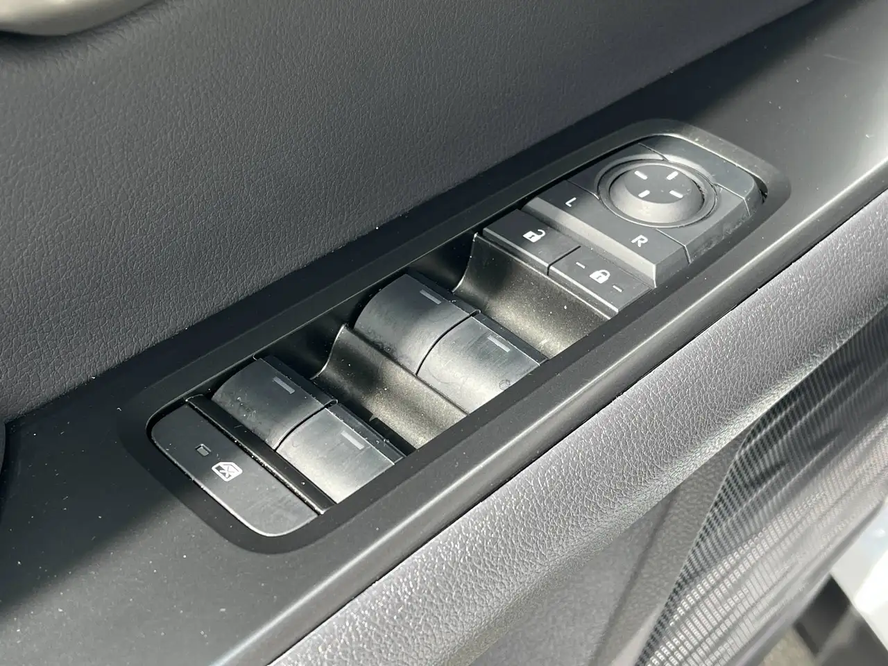 Lexus UX - Image 11
