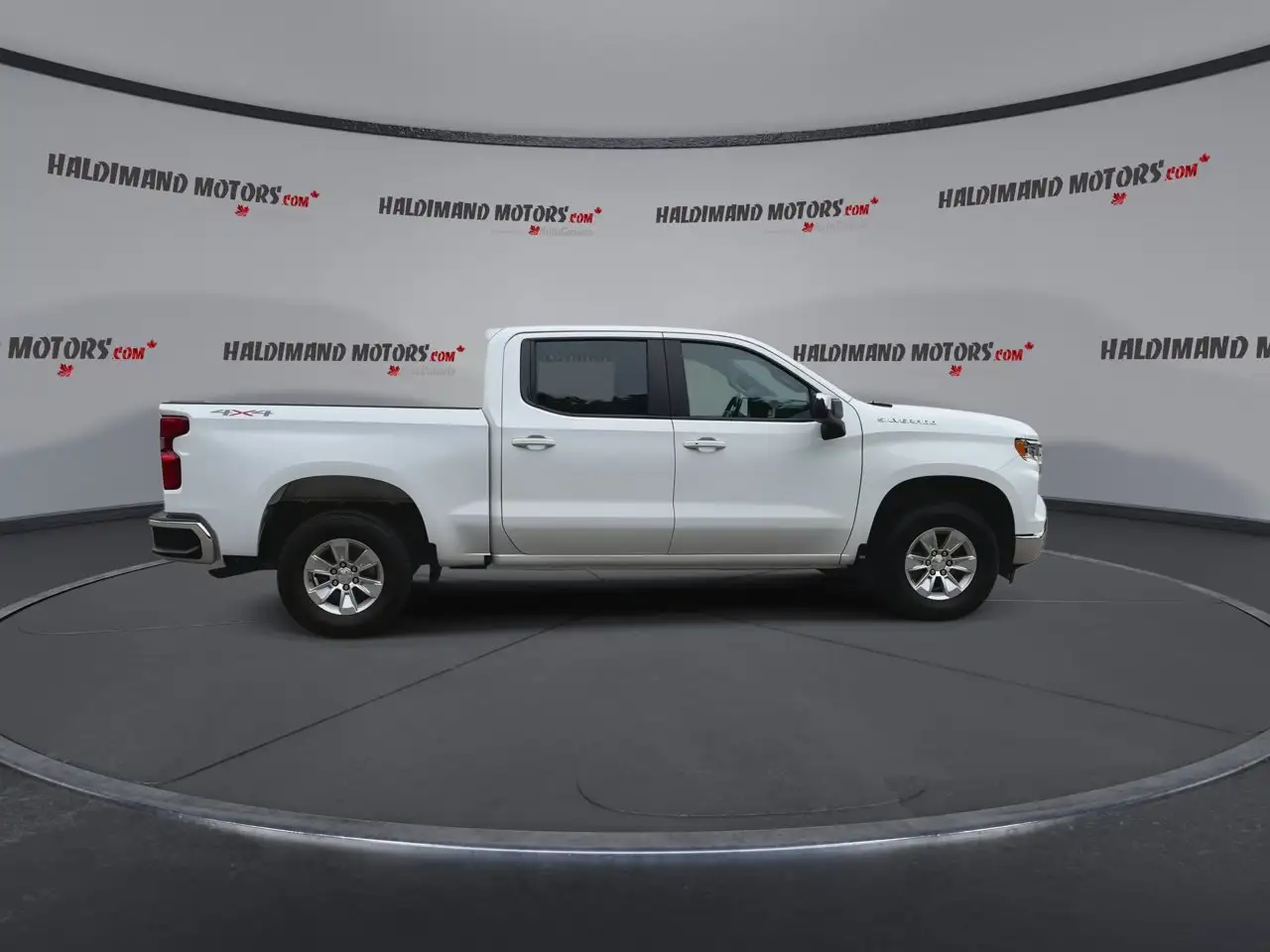 Chevrolet Silverado 1500 - Image 9