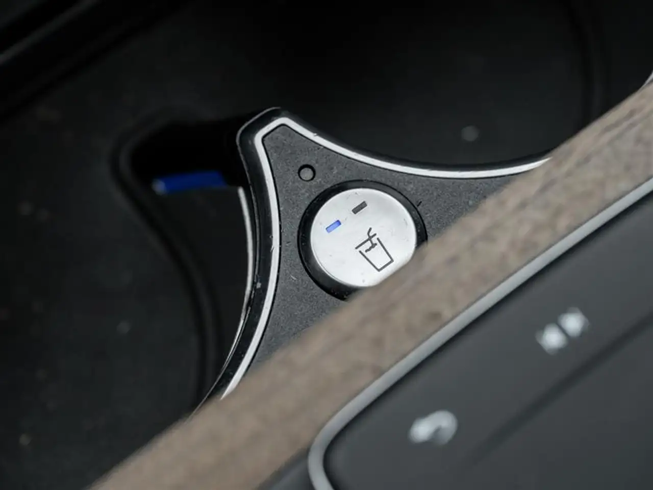 Mercedes-Benz GLS - Image 26