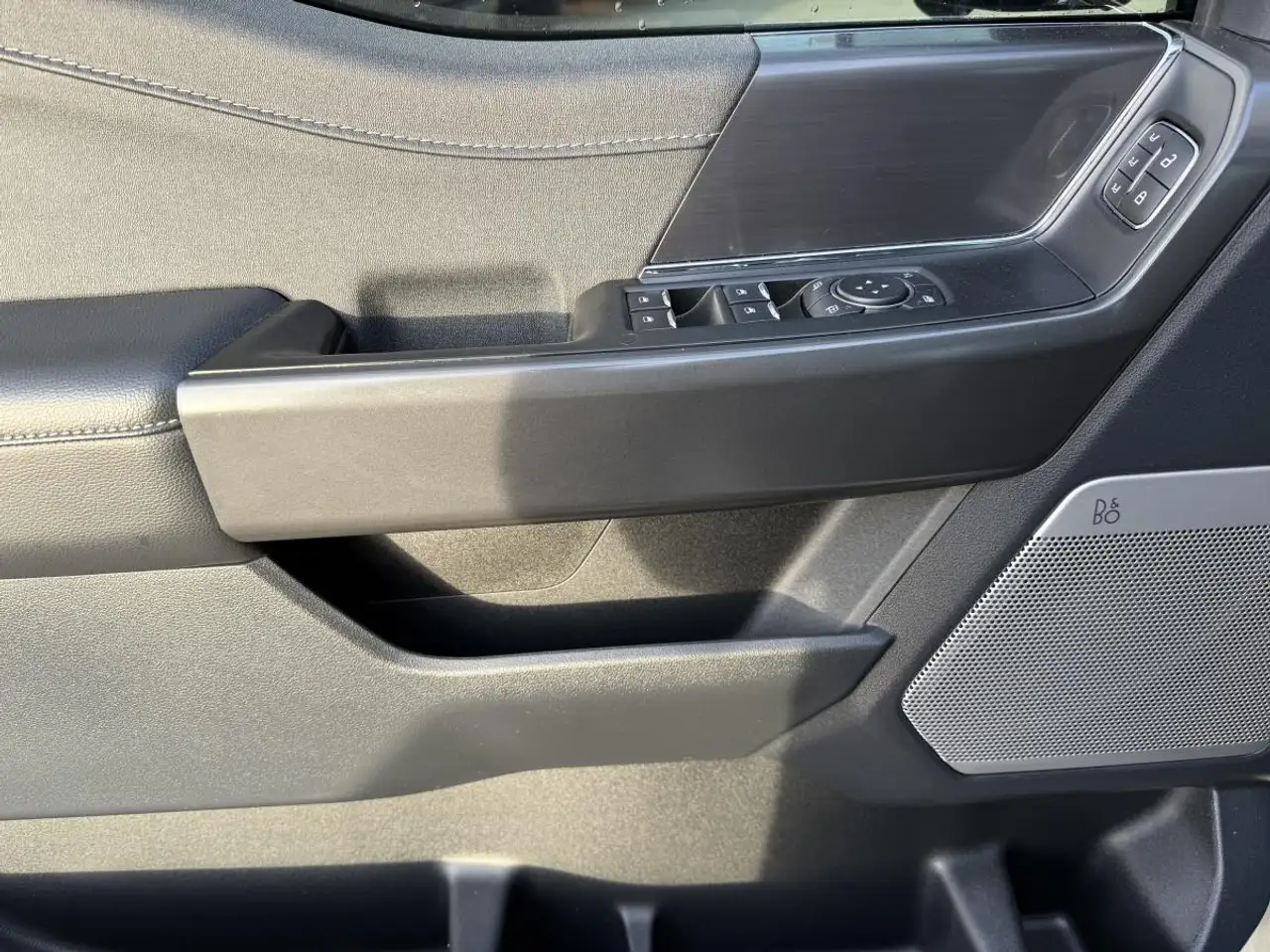 Ford F-150 - Image 11