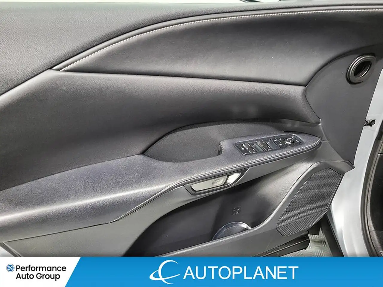 Lexus RX - Image 32
