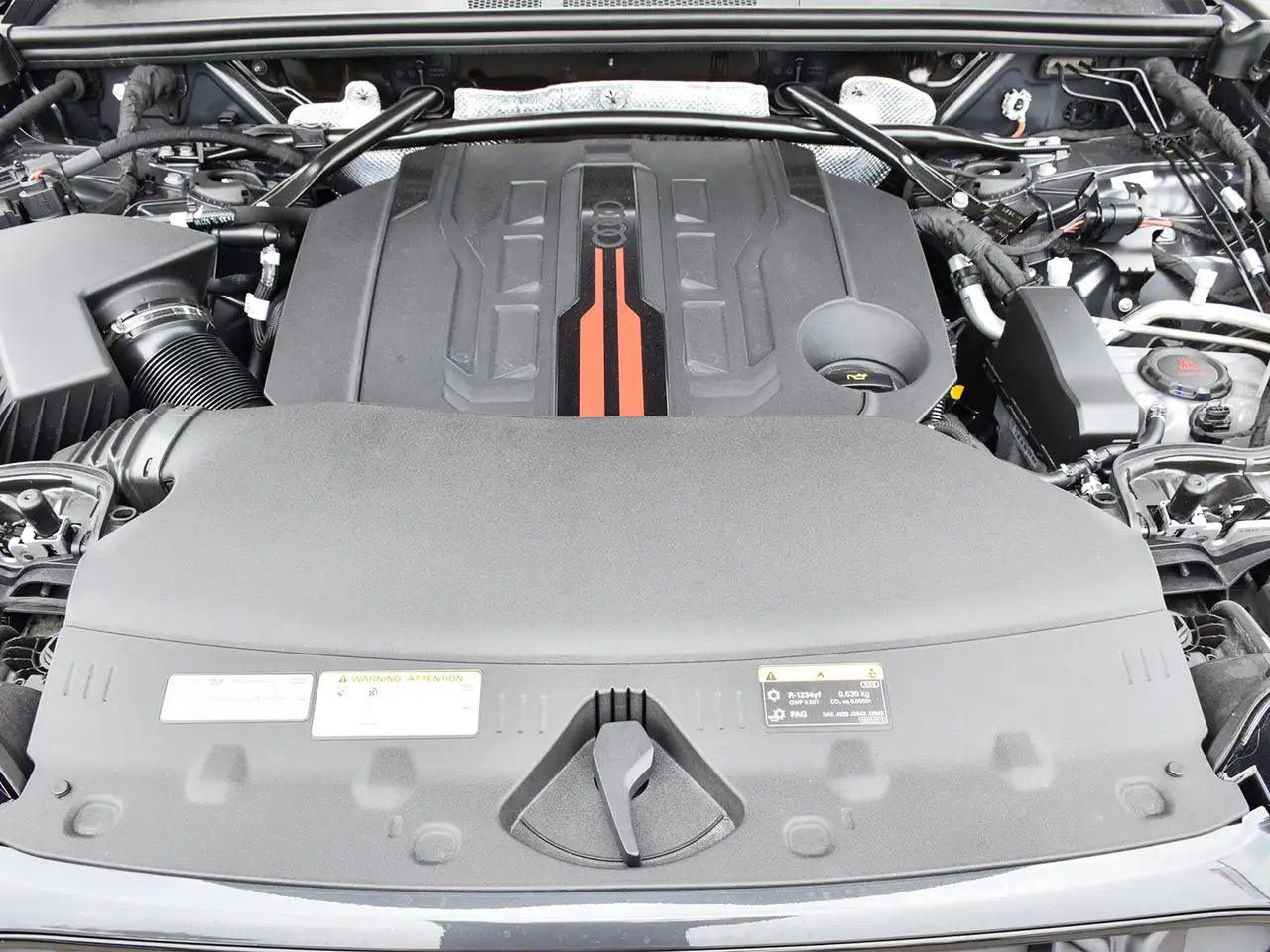 Audi SQ5 - Image 29