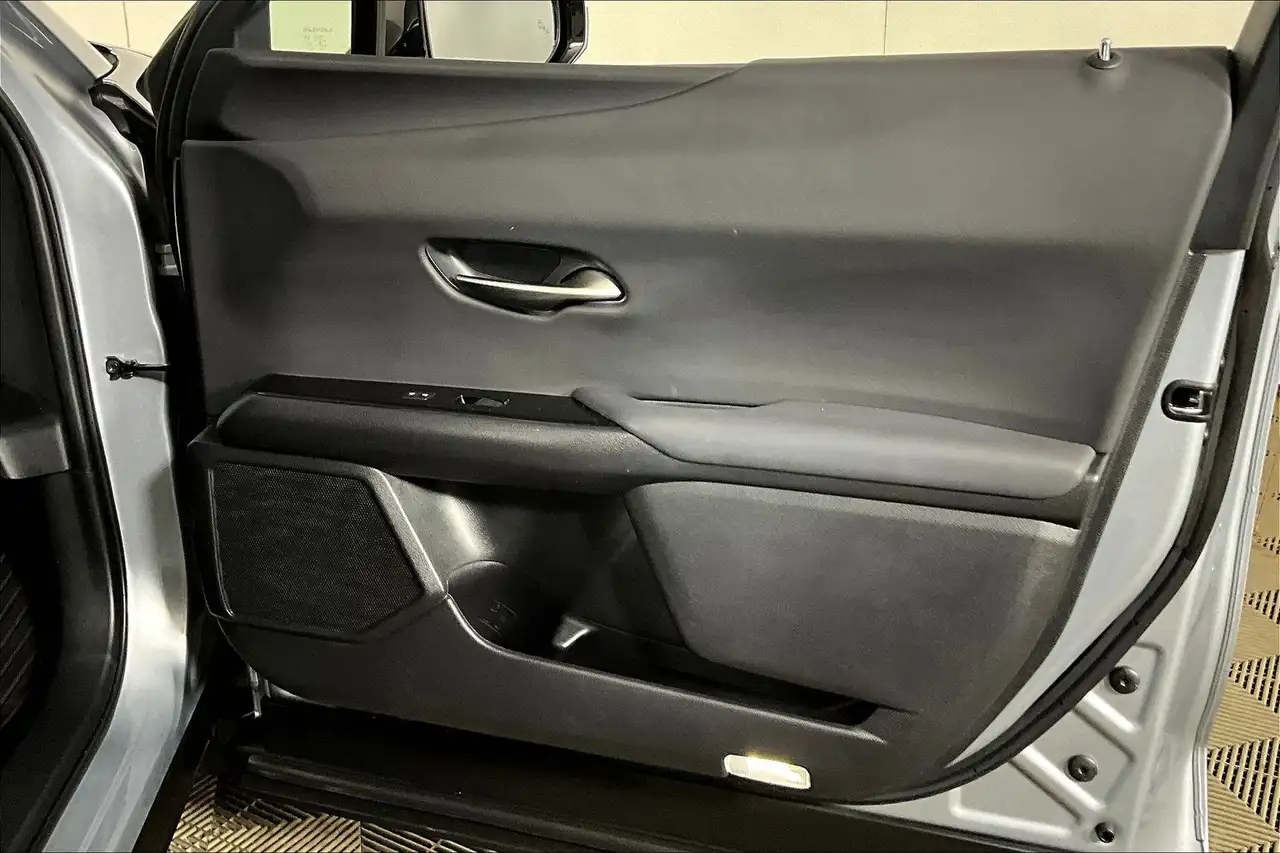 Lexus UX - Image 19