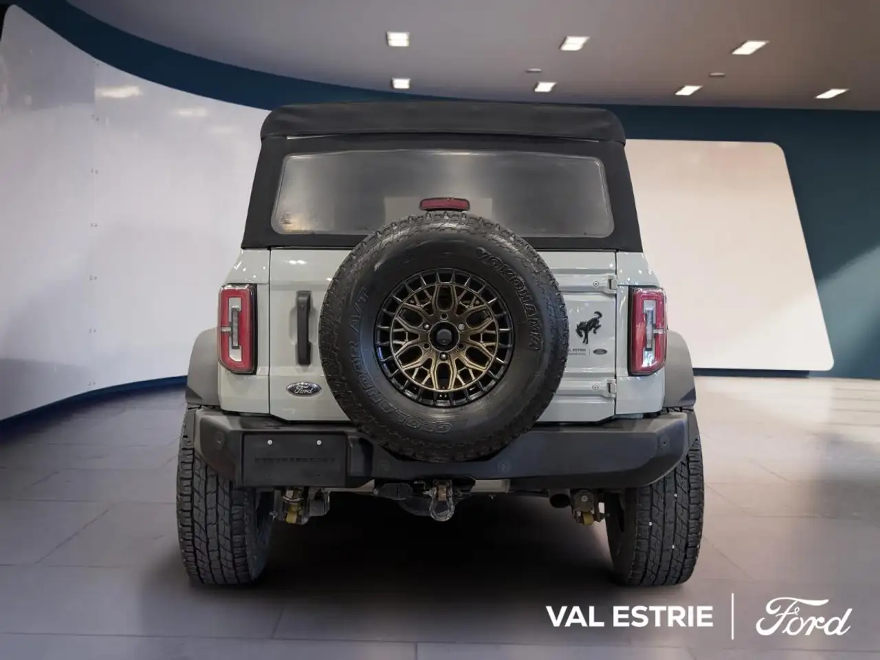 Ford Bronco - Image 4