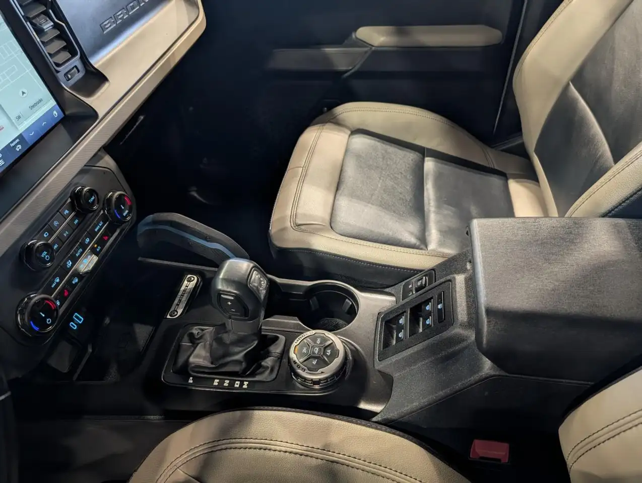 Ford Bronco - Image 27