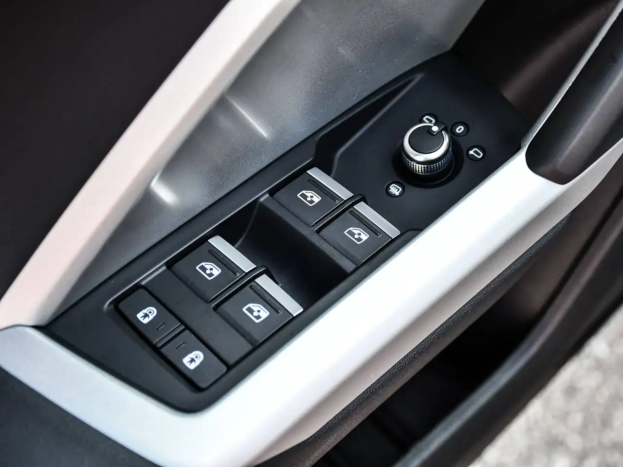 Audi Q3 - Image 11