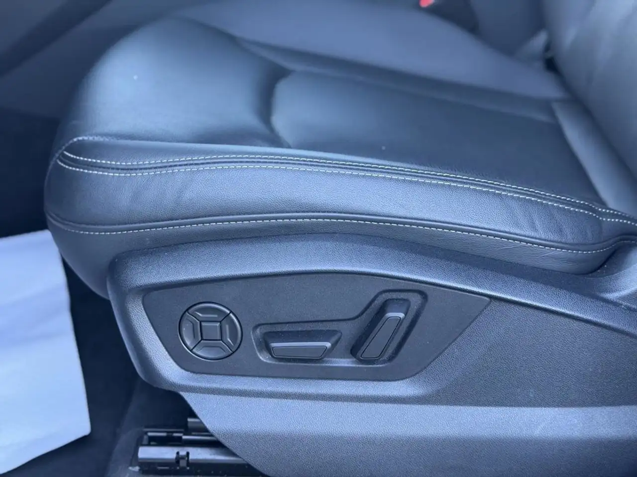 Audi Q8 - Image 8