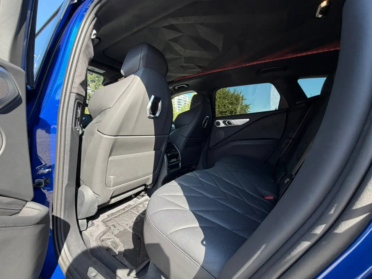 BMW XM - Image 12