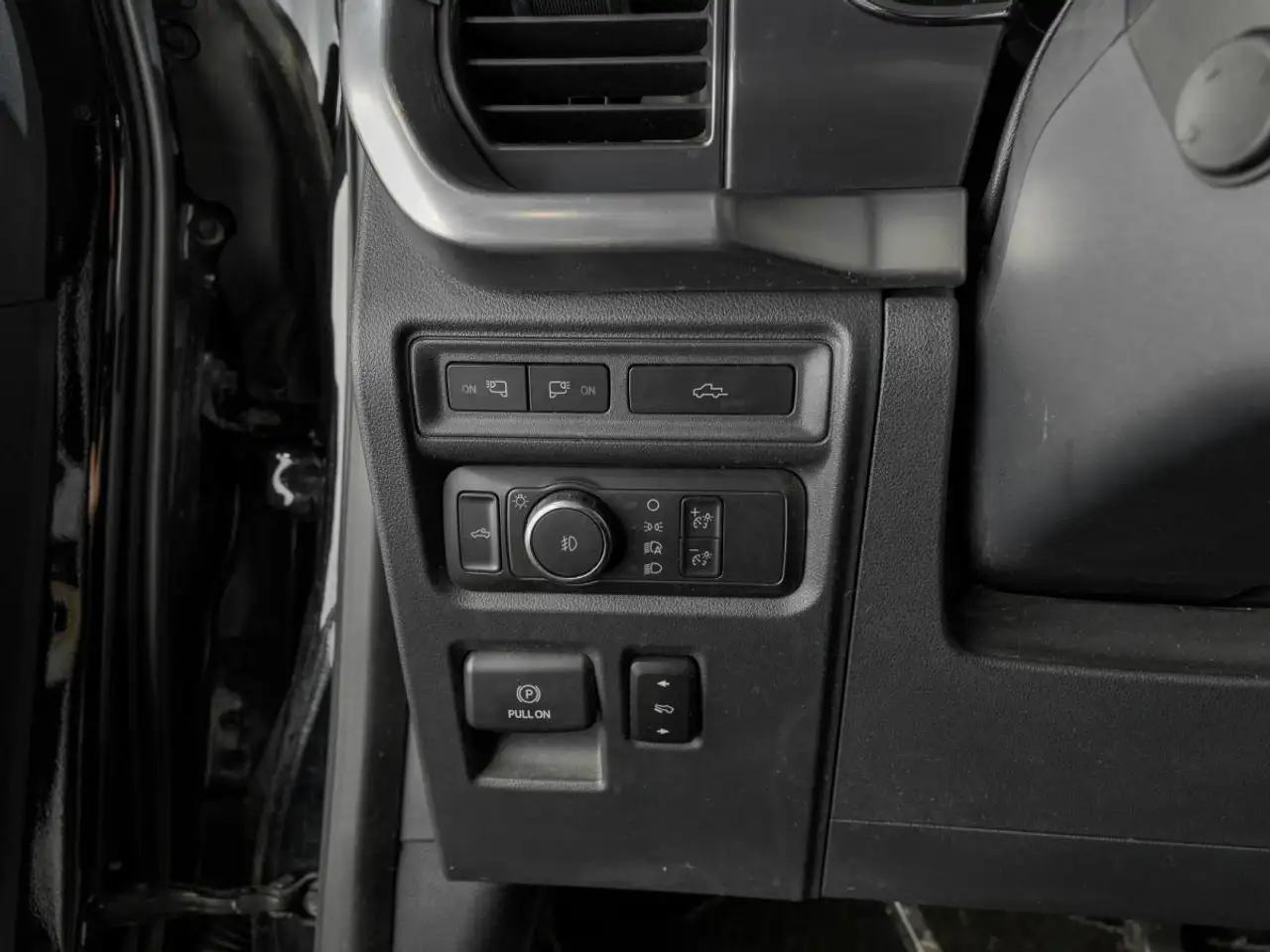Ford F-150 - Image 20