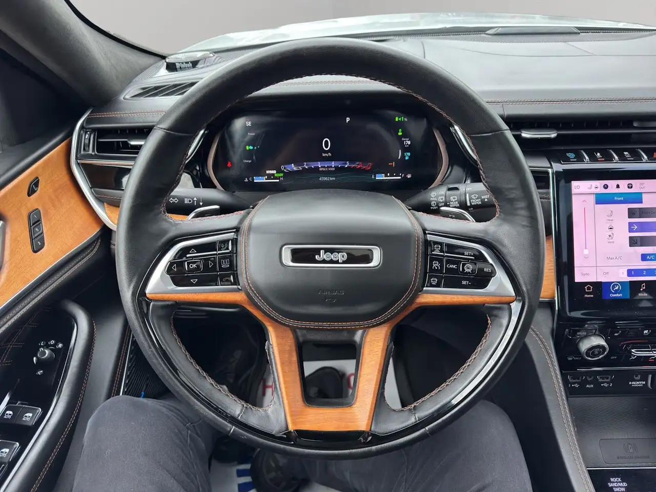 Jeep Grand Cherokee - Image 12