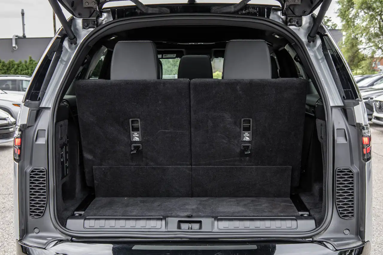 Land Rover Discovery - Image 11
