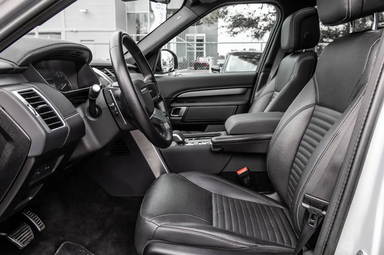 Land Rover Discovery - Image 15
