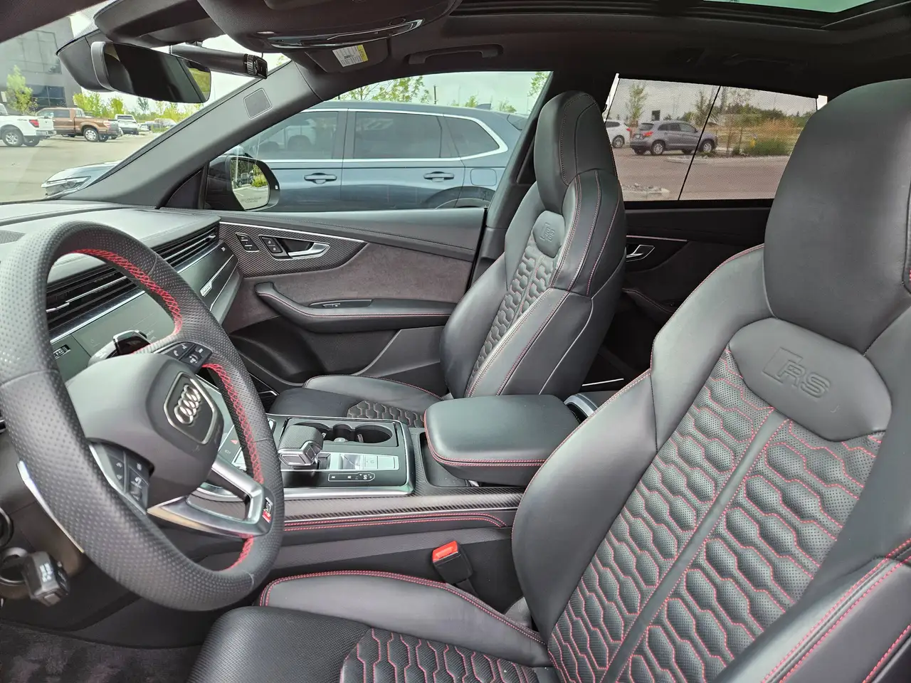 Audi RS Q8 - Image 16