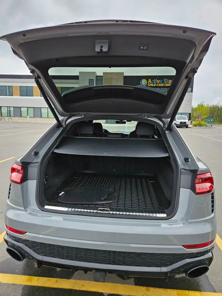 Audi RS Q8 - Image 7