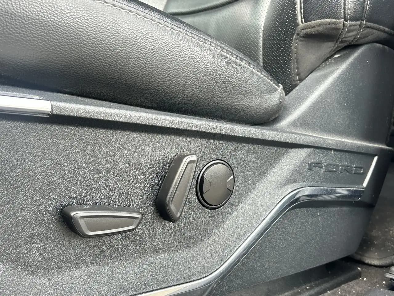 Ford F-150 - Image 19