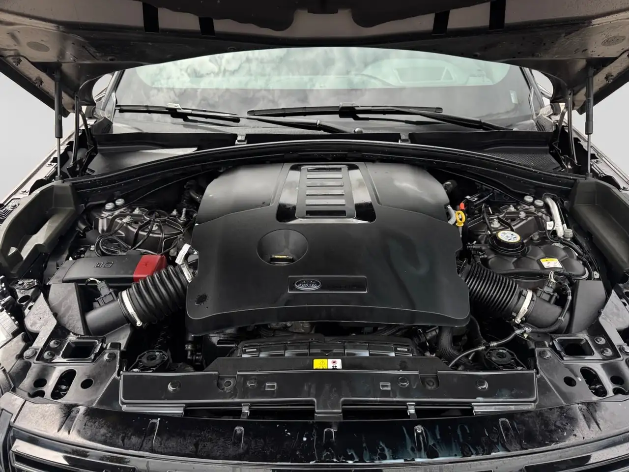 Land Rover Range Rover Velar - Image 26