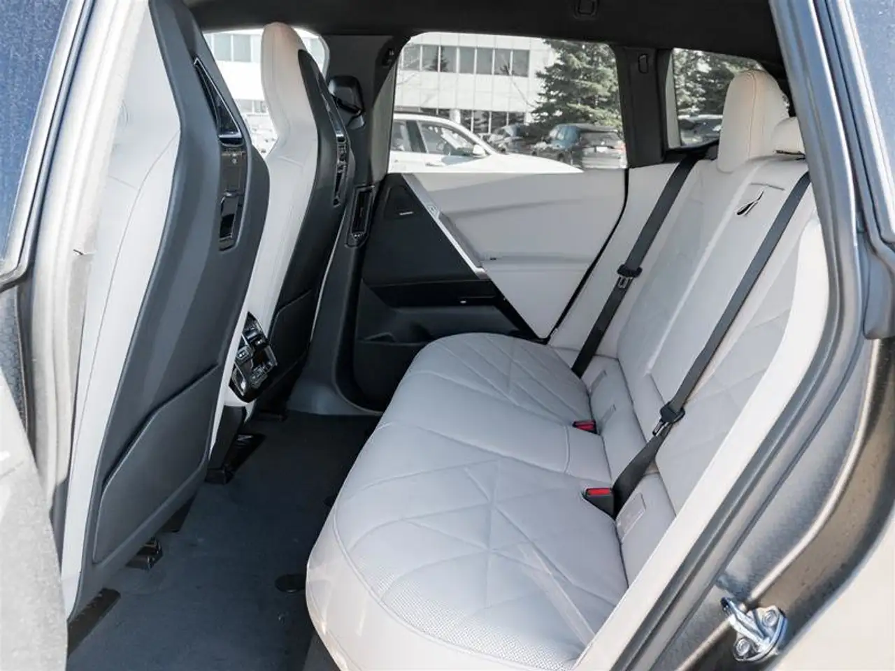BMW iX - Image 26