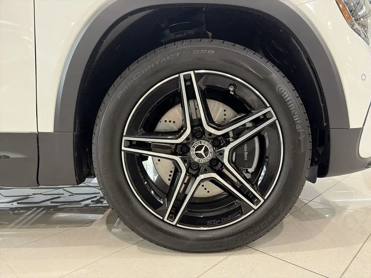 Mercedes-Benz GLB - Image 18