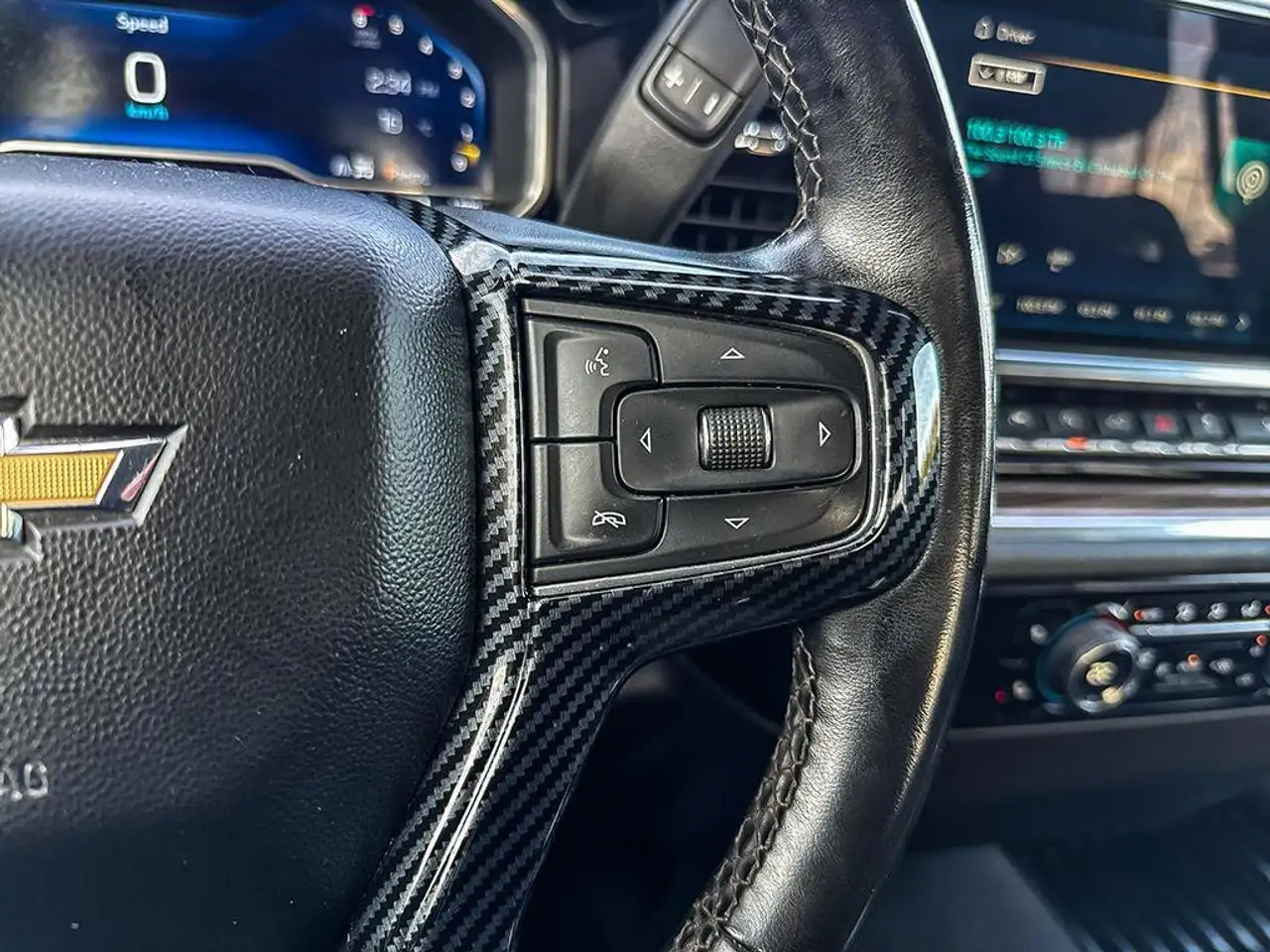 Chevrolet Silverado 1500 - Image 20