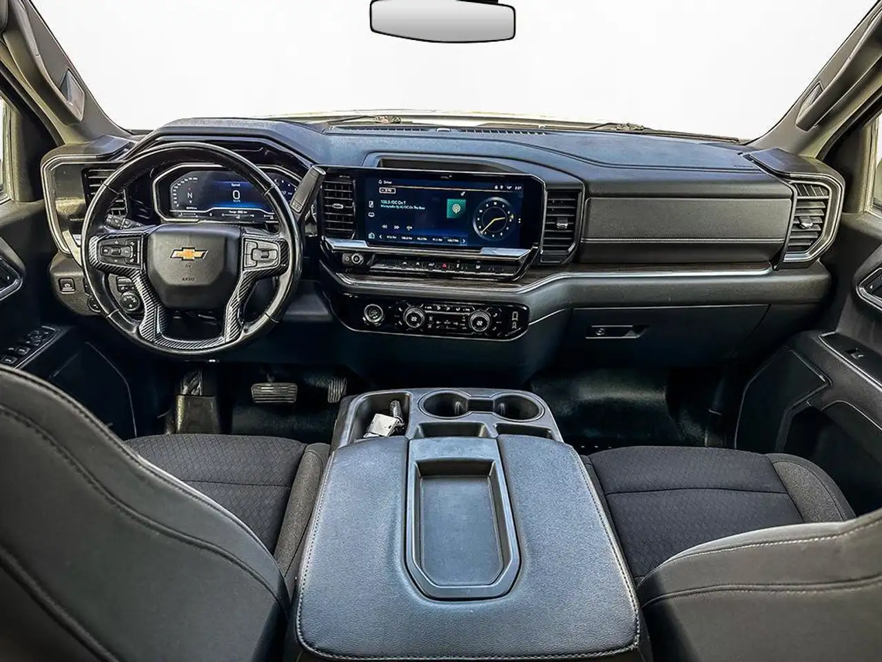 Chevrolet Silverado 1500 - Image 28