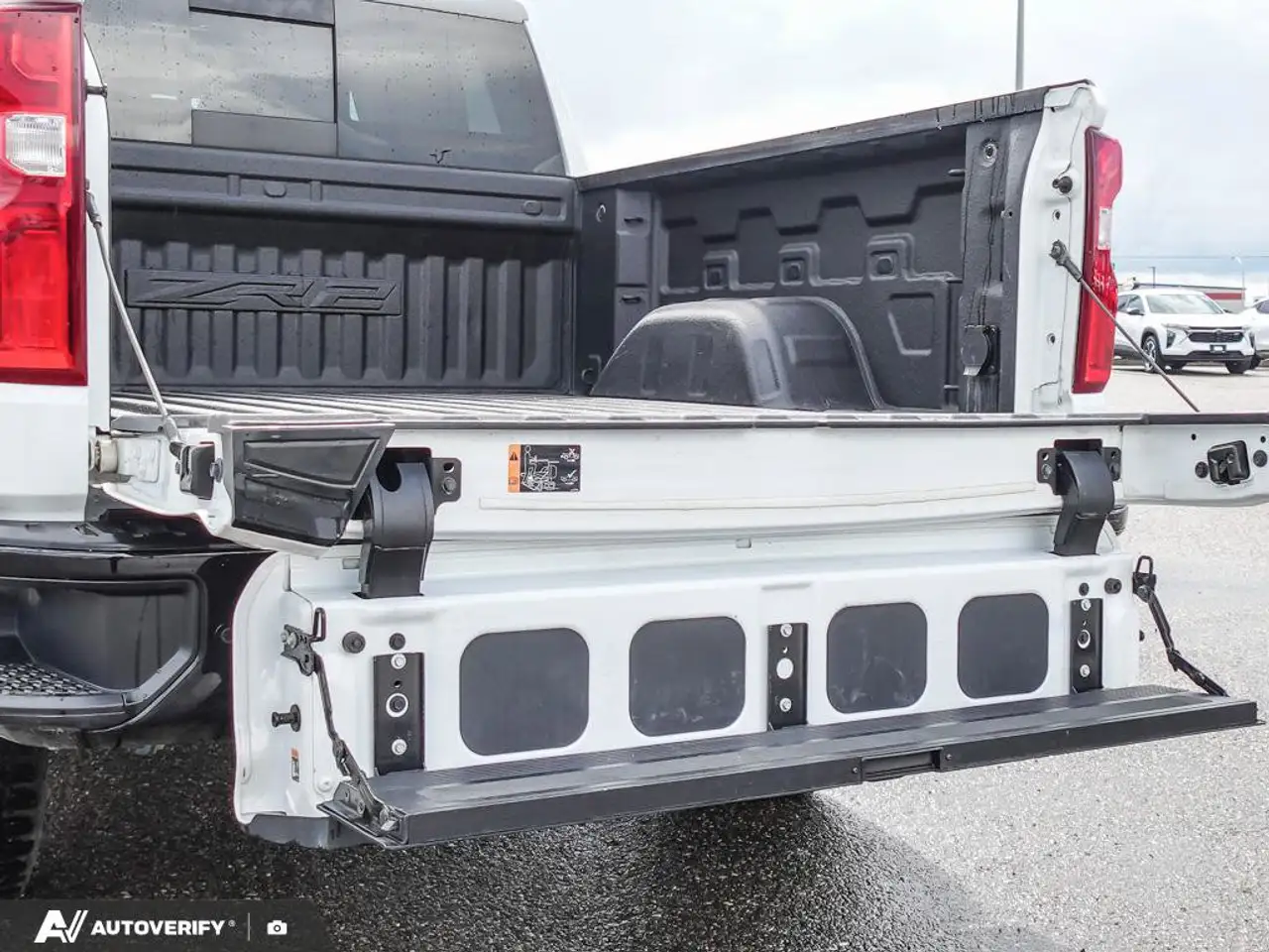 Chevrolet Silverado 1500 - Image 7