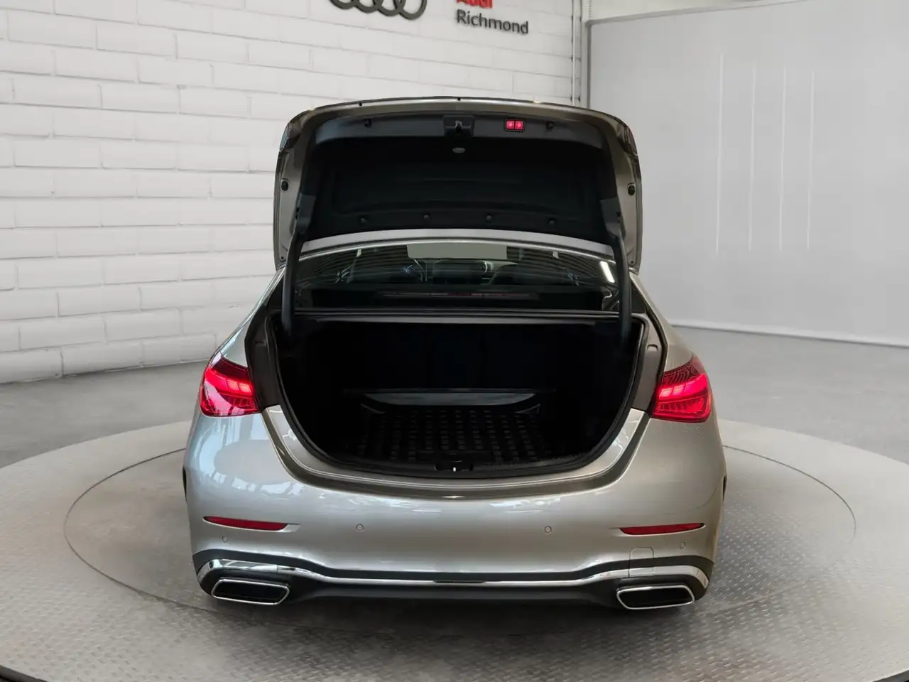 Mercedes-Benz C-Class - Image 21