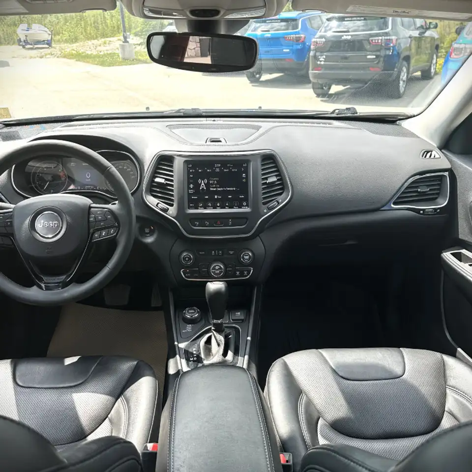 Jeep Cherokee - Image 19