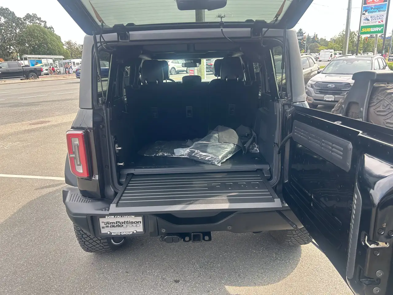 Ford Bronco - Image 18
