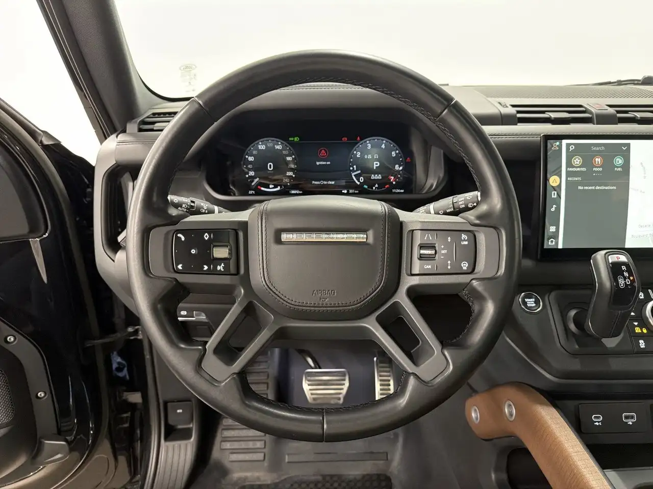 Land Rover Defender - Image 23