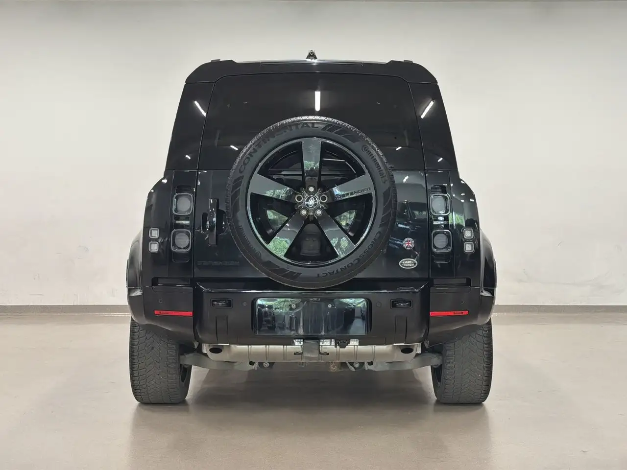 Land Rover Defender - Image 16