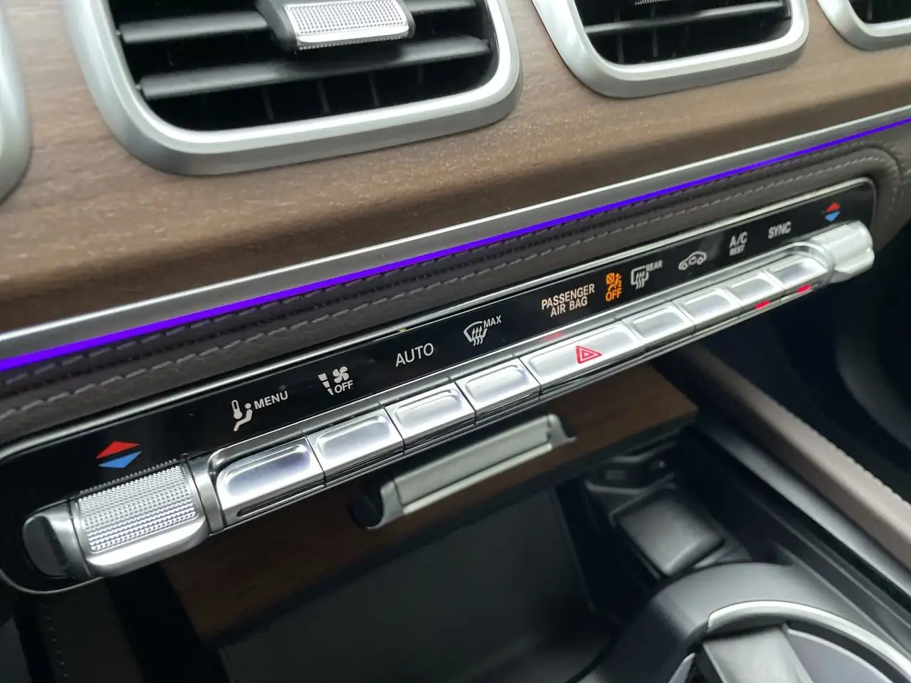 Mercedes-Benz GLE - Image 27