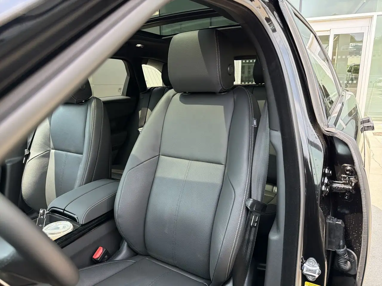 Land Rover Range Rover Velar - Image 8