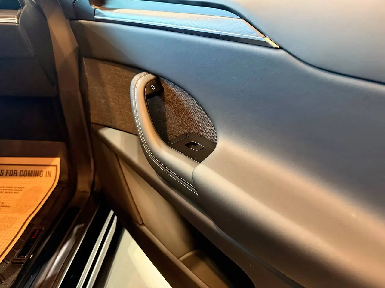 Tesla Model X - Image 13