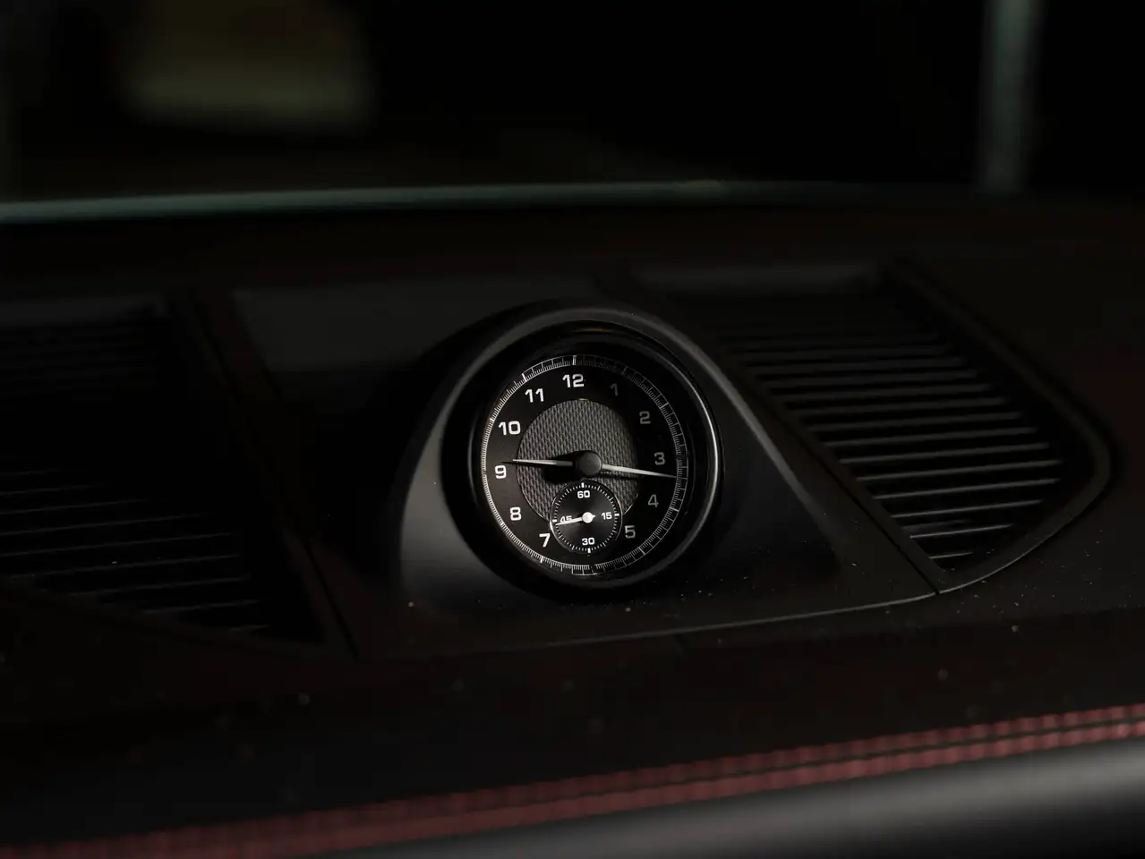 Porsche Macan - Image 25