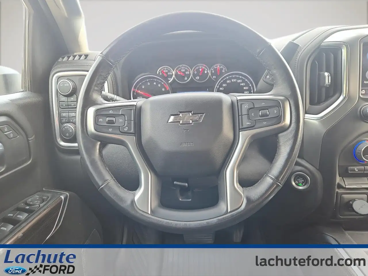 Chevrolet Silverado 1500 - Image 13