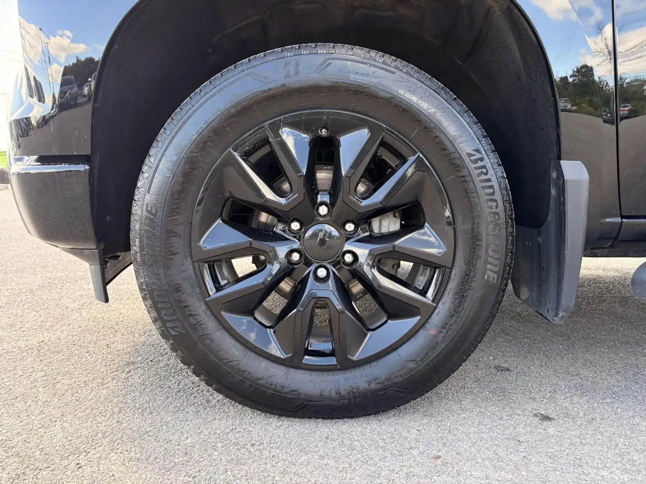 Chevrolet Silverado 1500 - Image 10