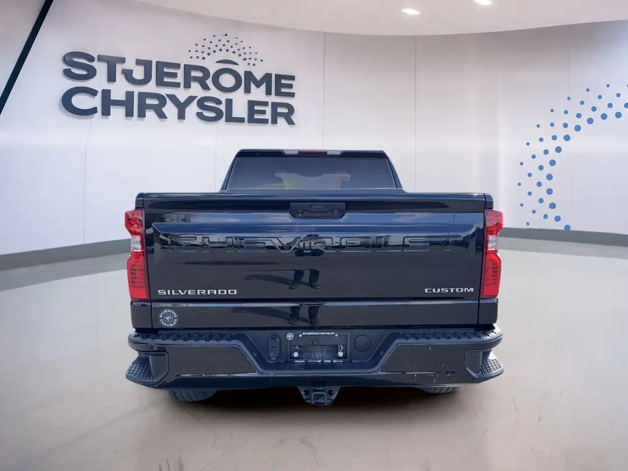 Chevrolet Silverado 1500 - Image 6