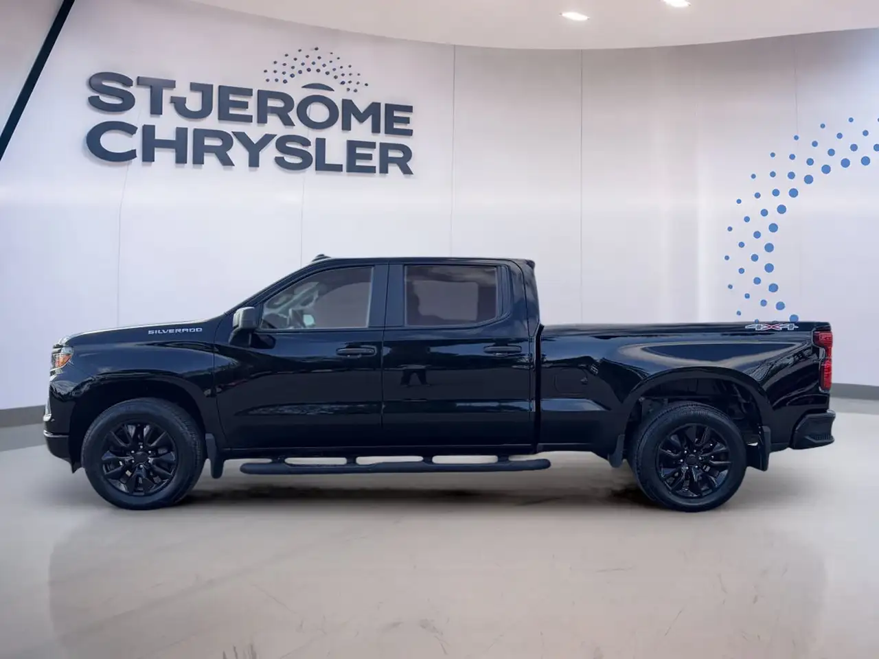 Chevrolet Silverado 1500 - Image 8