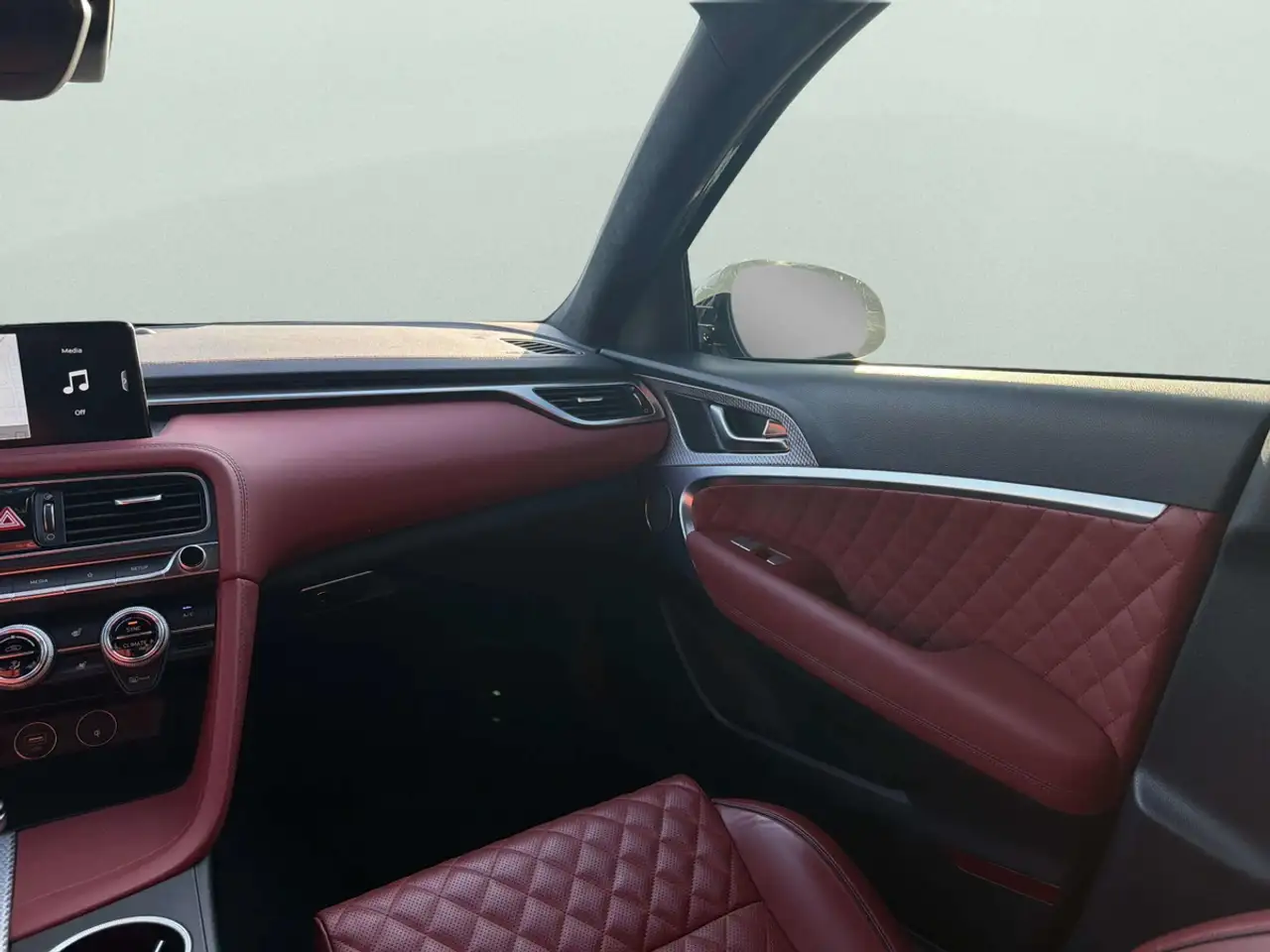 Genesis G70 - Image 8