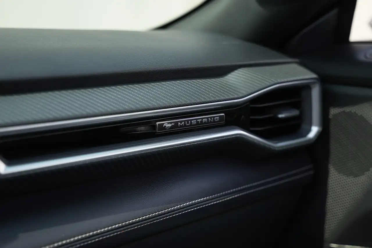 Ford Mustang - Image 29