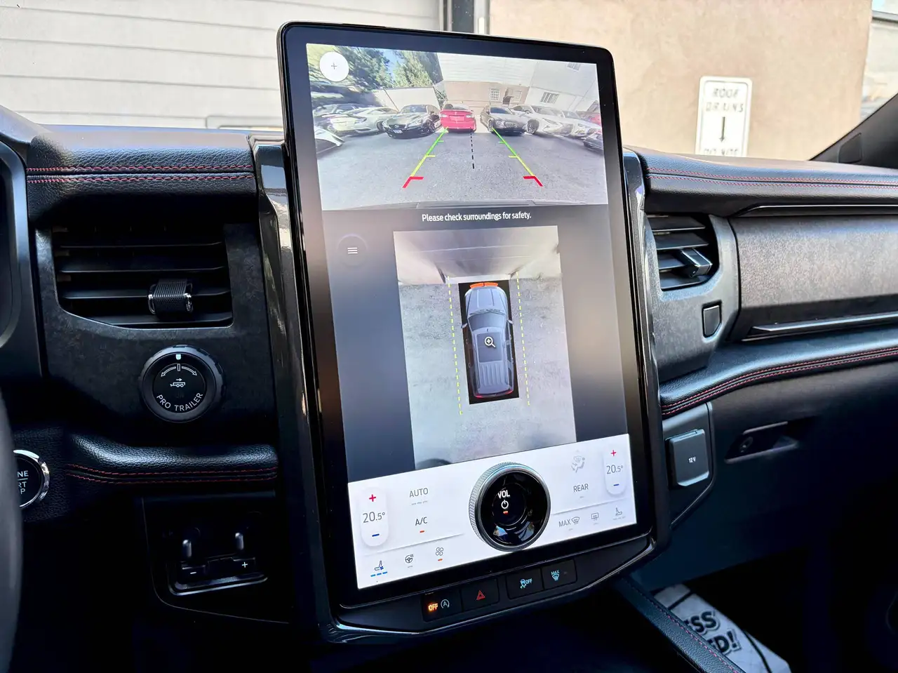 Ford Expedition - Image 26
