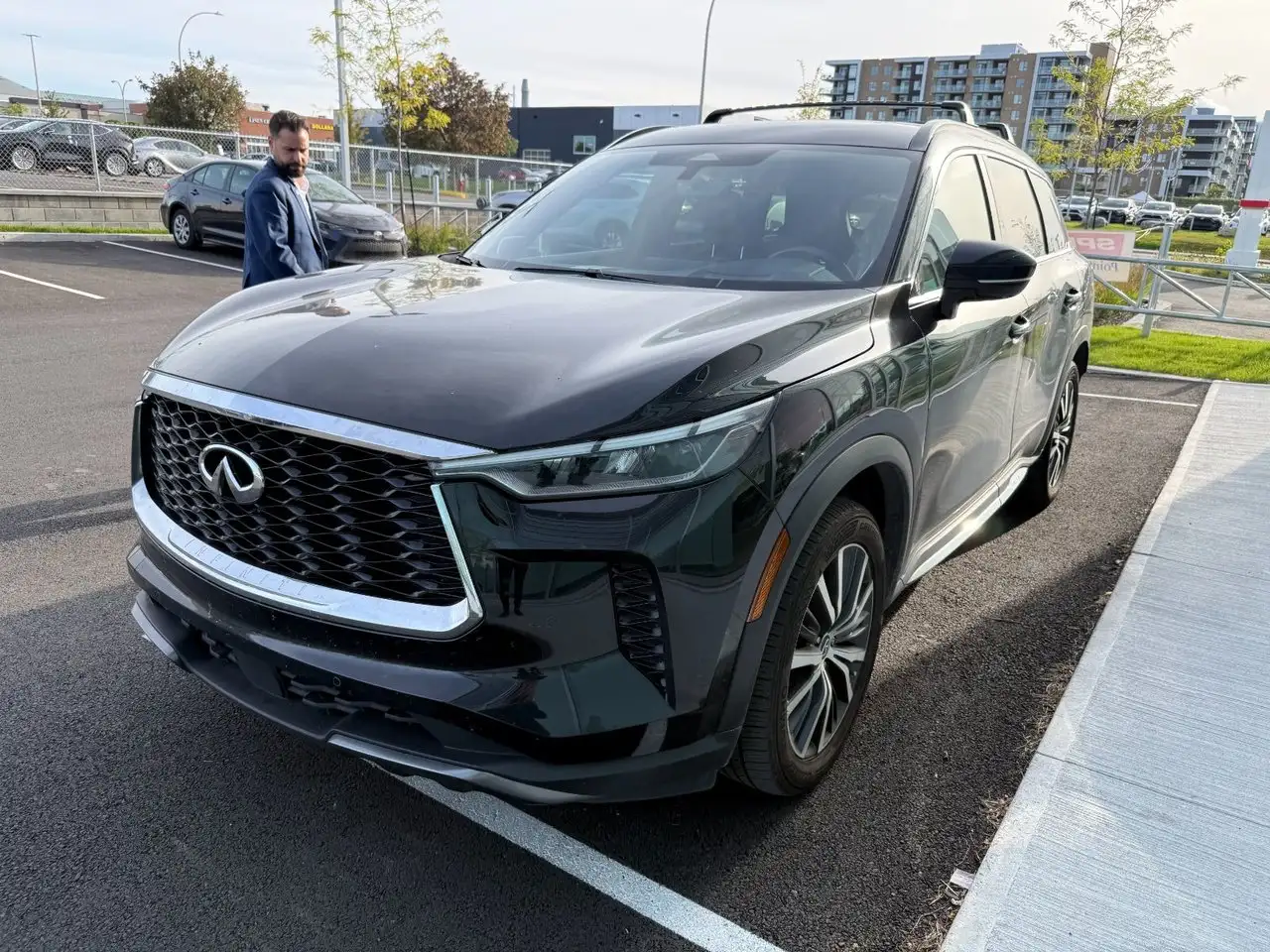 Infiniti QX60 - Image 1