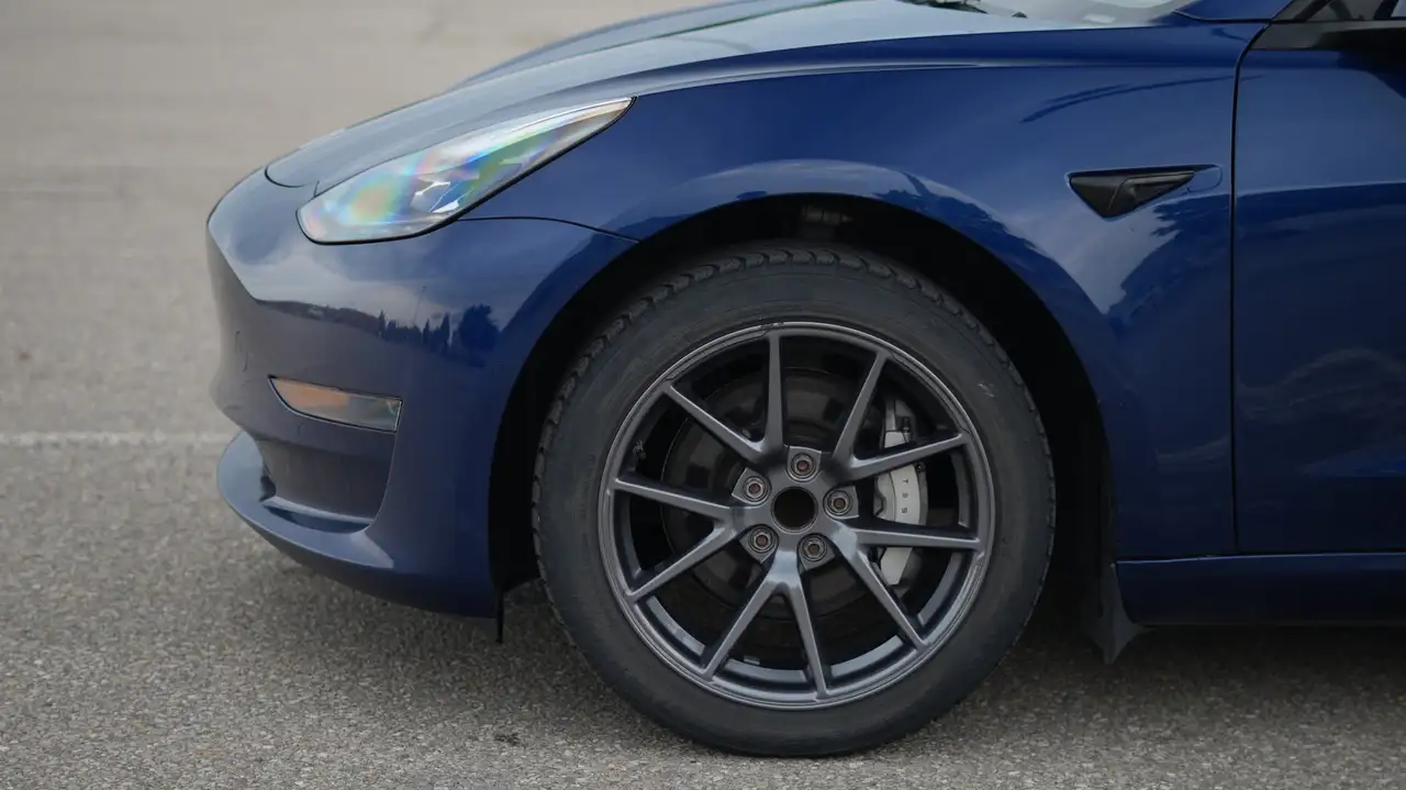 Tesla Model 3 - Image 5