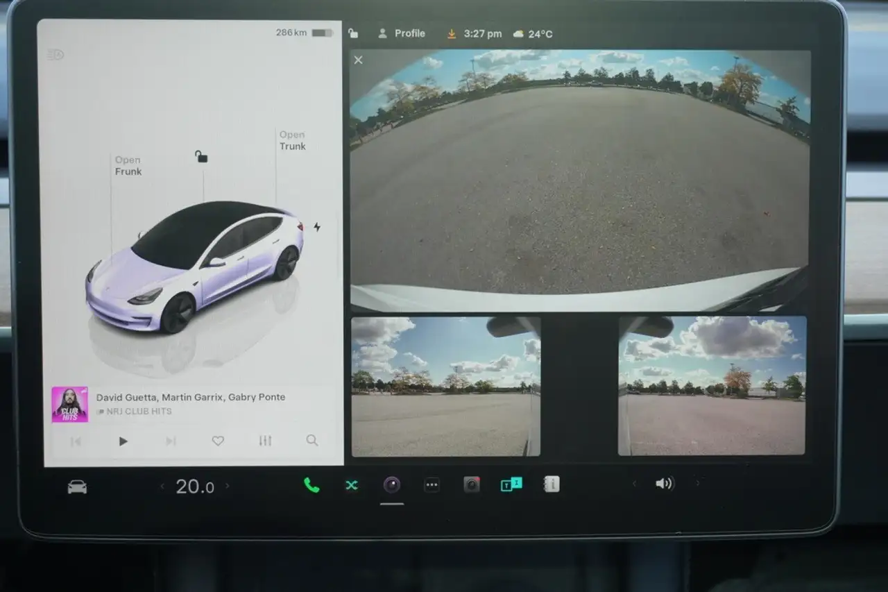 Tesla Model 3 - Image 13